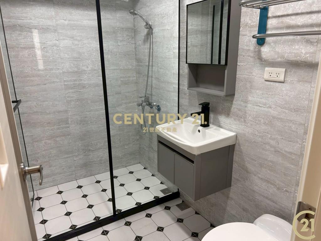 五華三房精裝華廈