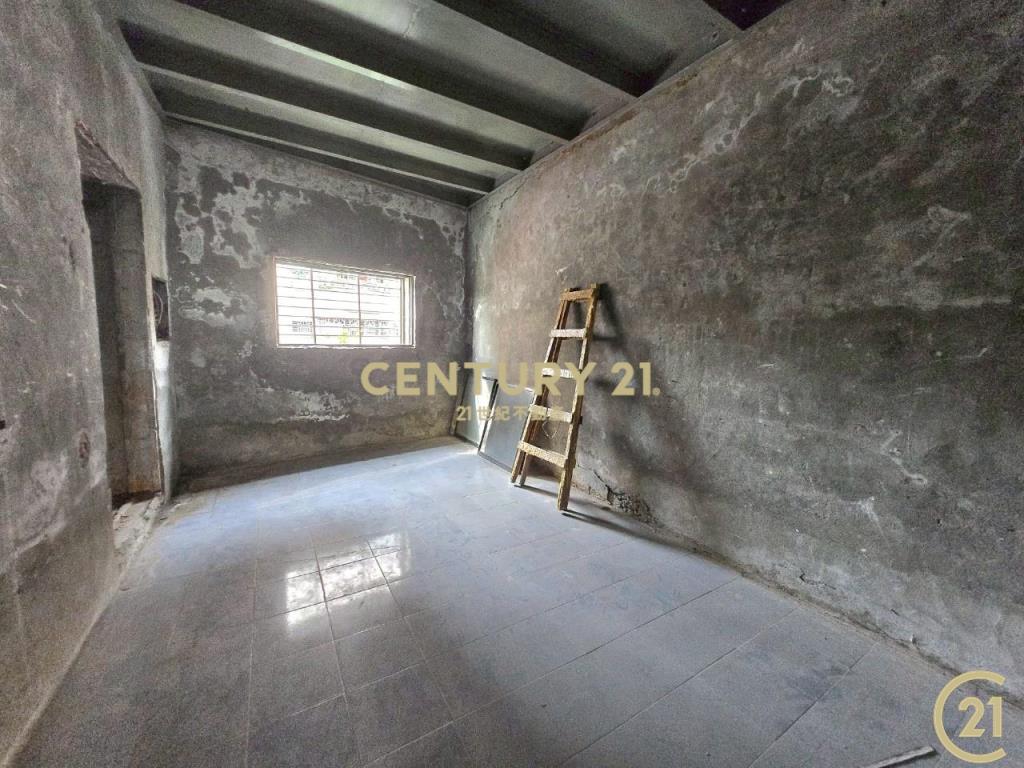 徐匯站原始屋況5樓加