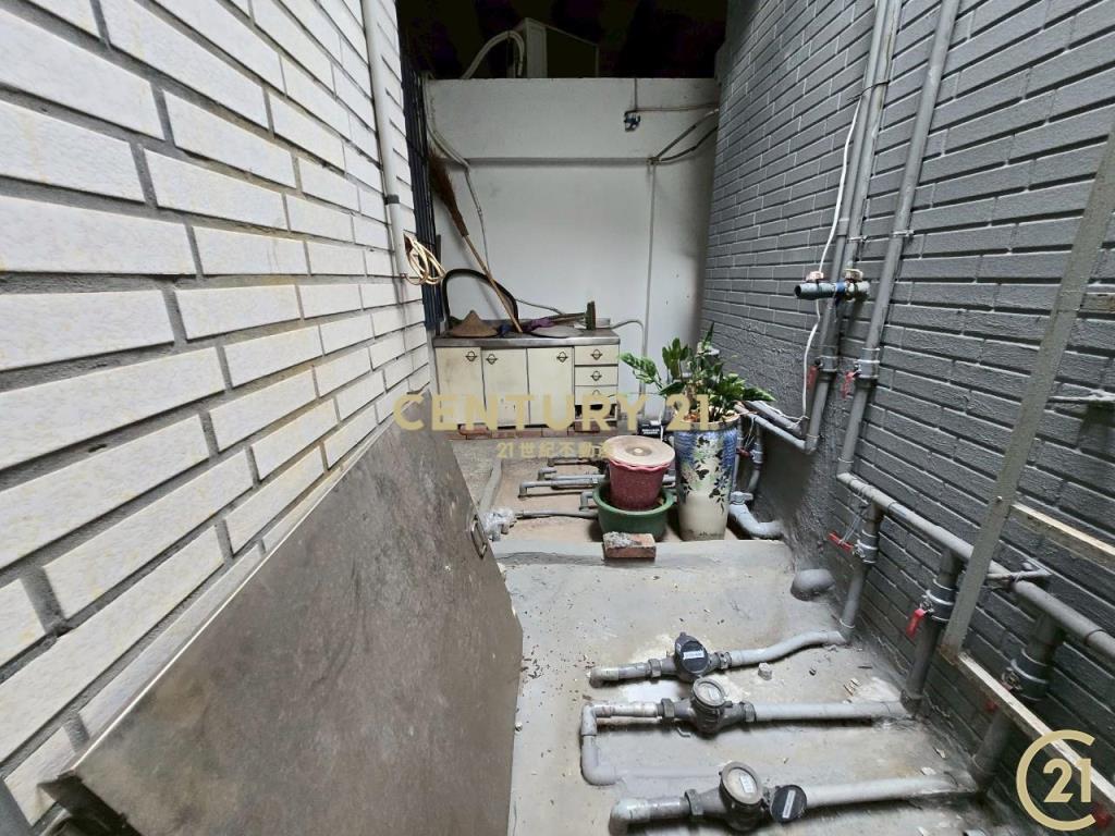 徐匯站原始屋況5樓加