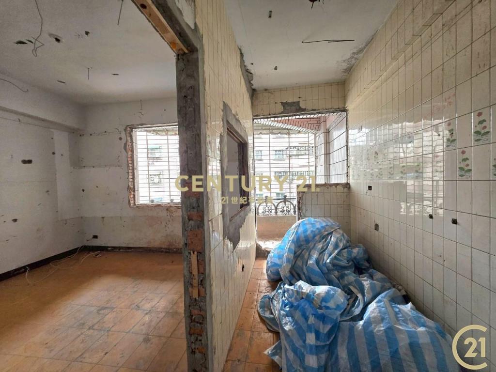 徐匯站原始屋況5樓加