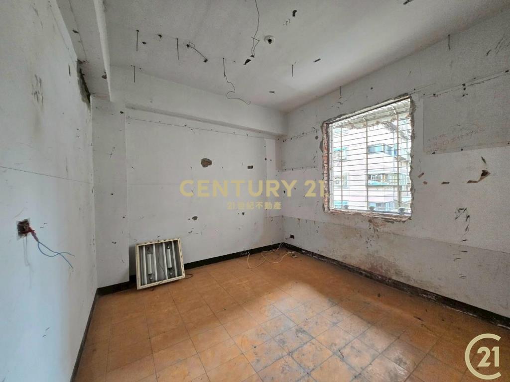 徐匯站原始屋況5樓加