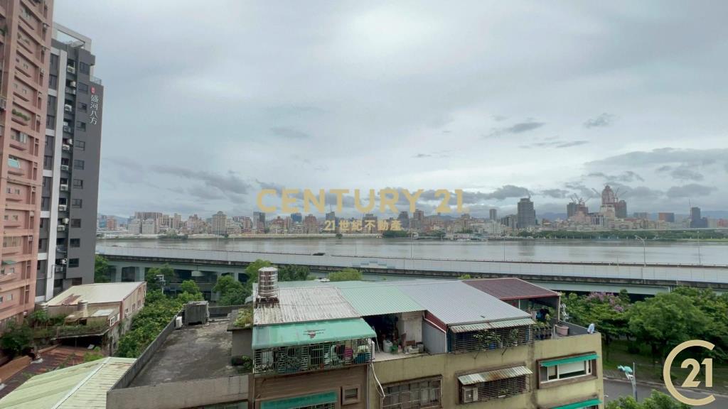 捷運台北橋站無敵河景挑高4米3可隔3房