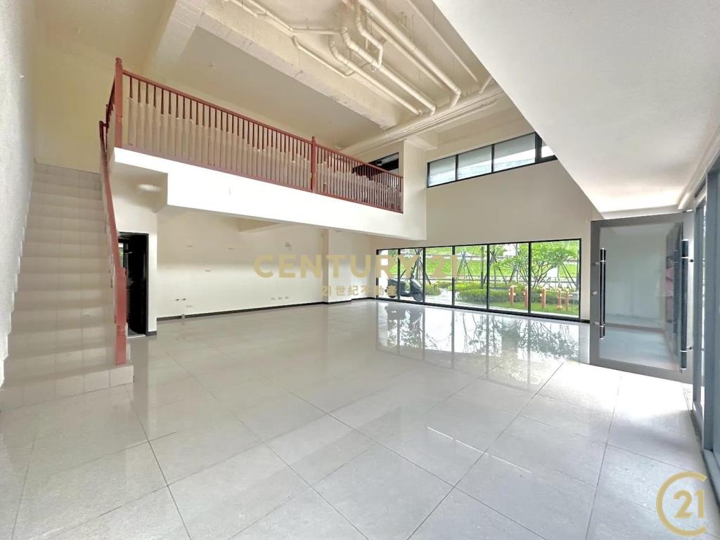 二重黃金三角窗上河匯大面寬全新店面