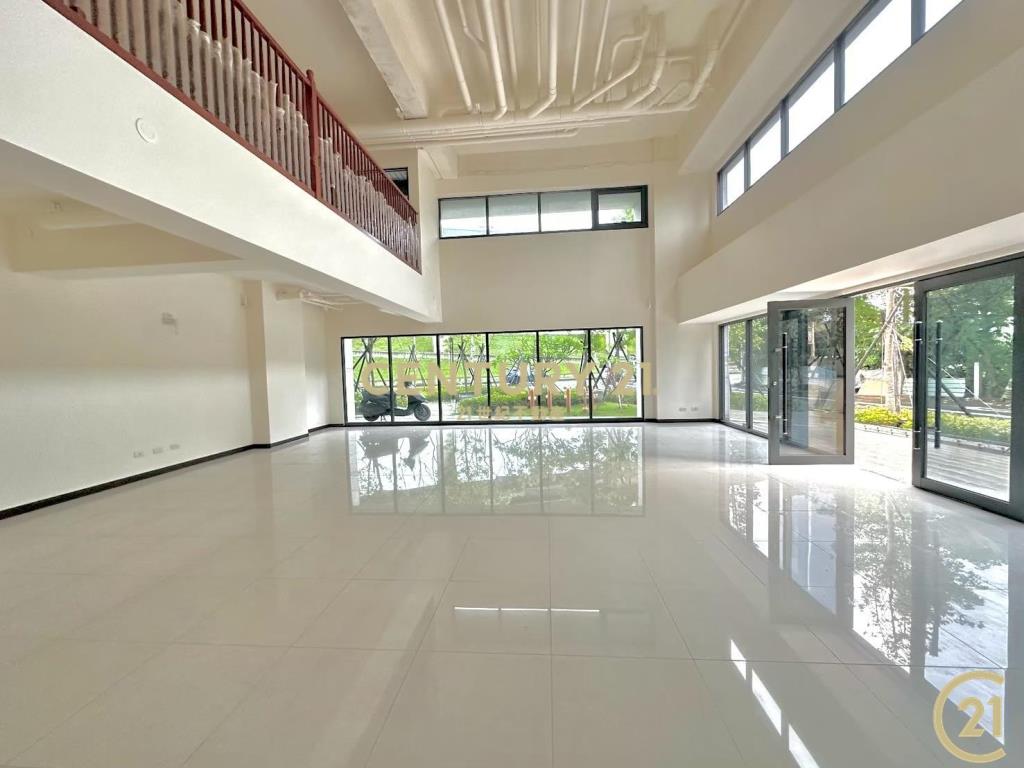 二重黃金三角窗上河匯大面寬全新店面