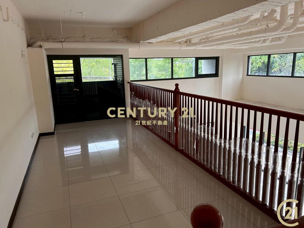 二重黃金三角窗上河匯大面寬全新店面