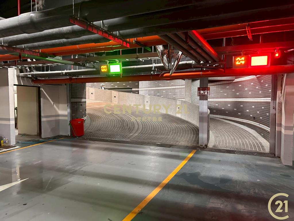 二重黃金三角窗上河匯大面寬全新店面