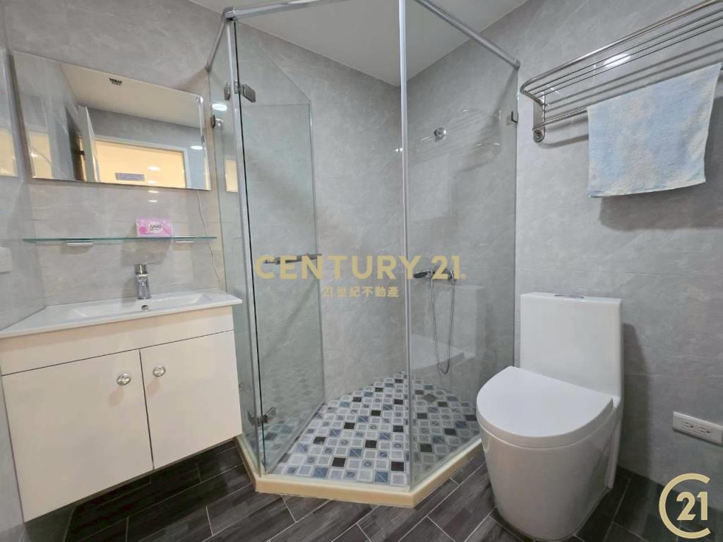 三民高中站三民路大使用漂亮鼎加