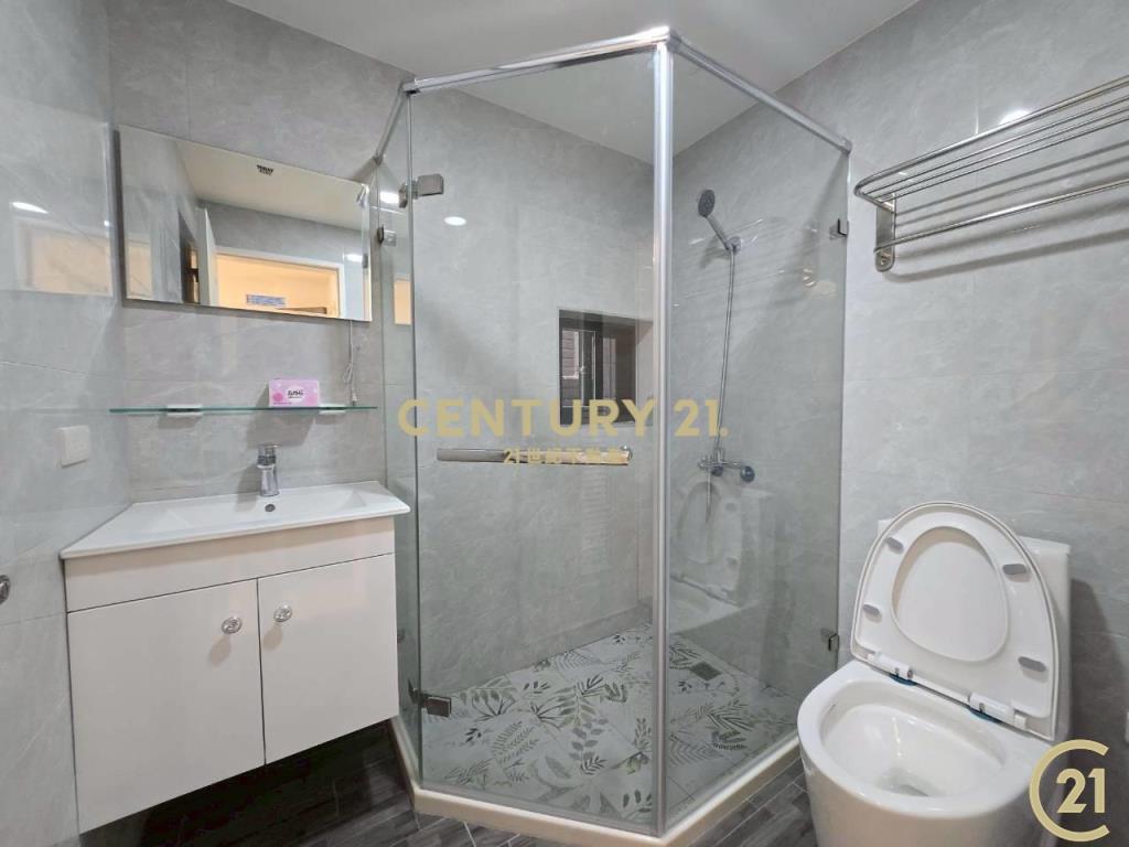 三民高中站三民路大使用漂亮鼎加