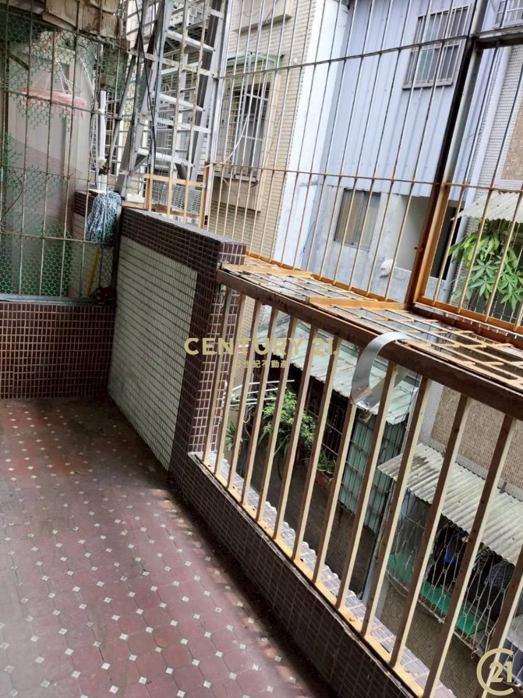 正義北路自強路原始屋況低價位4樓鼎