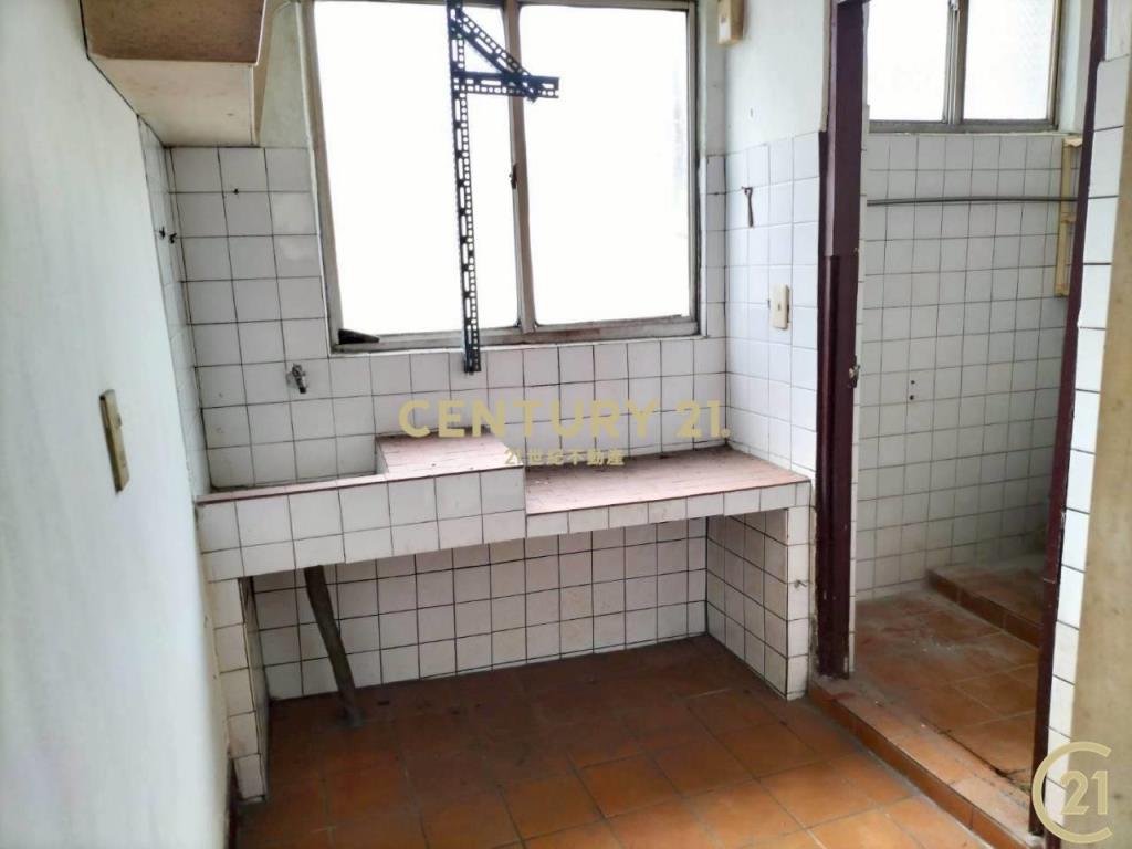 正義北路自強路原始屋況低價位4樓鼎