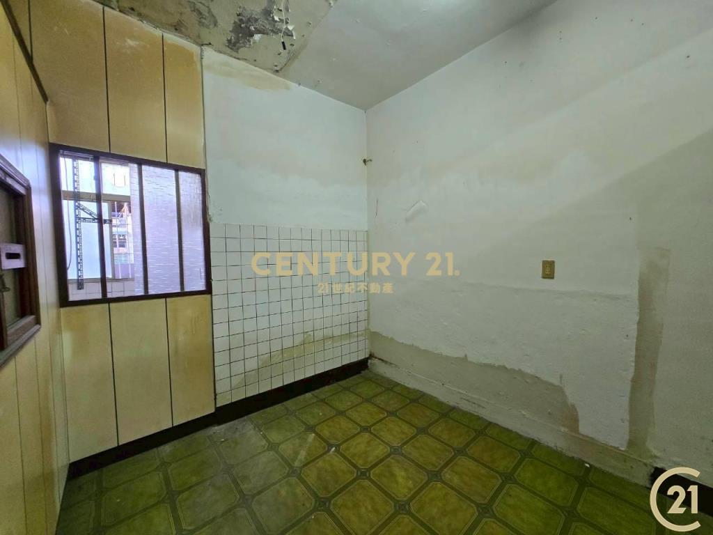 正義北路自強路原始屋況低價位4樓鼎