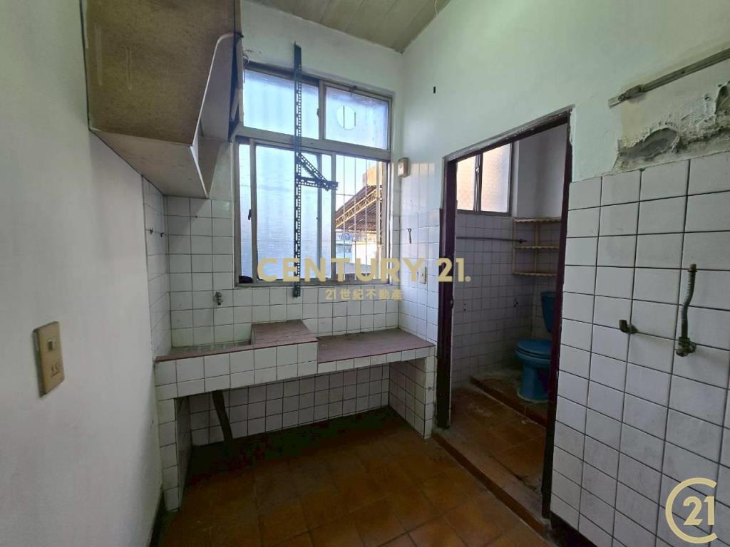 正義北路自強路原始屋況低價位4樓鼎