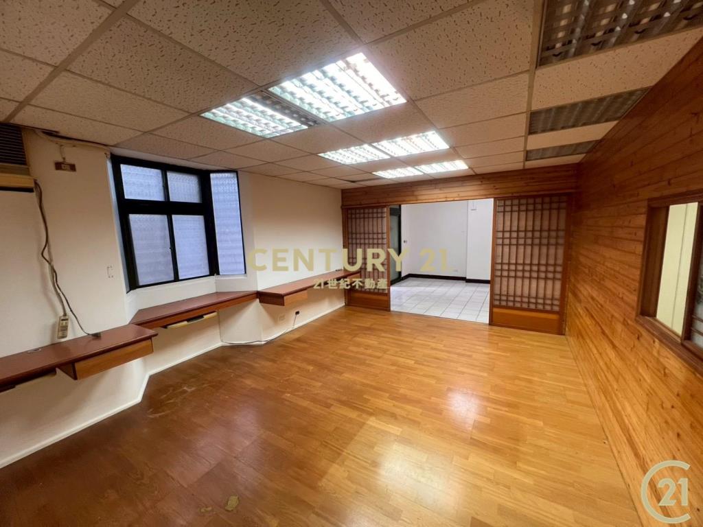 博愛新城大面寬店住辦一樓