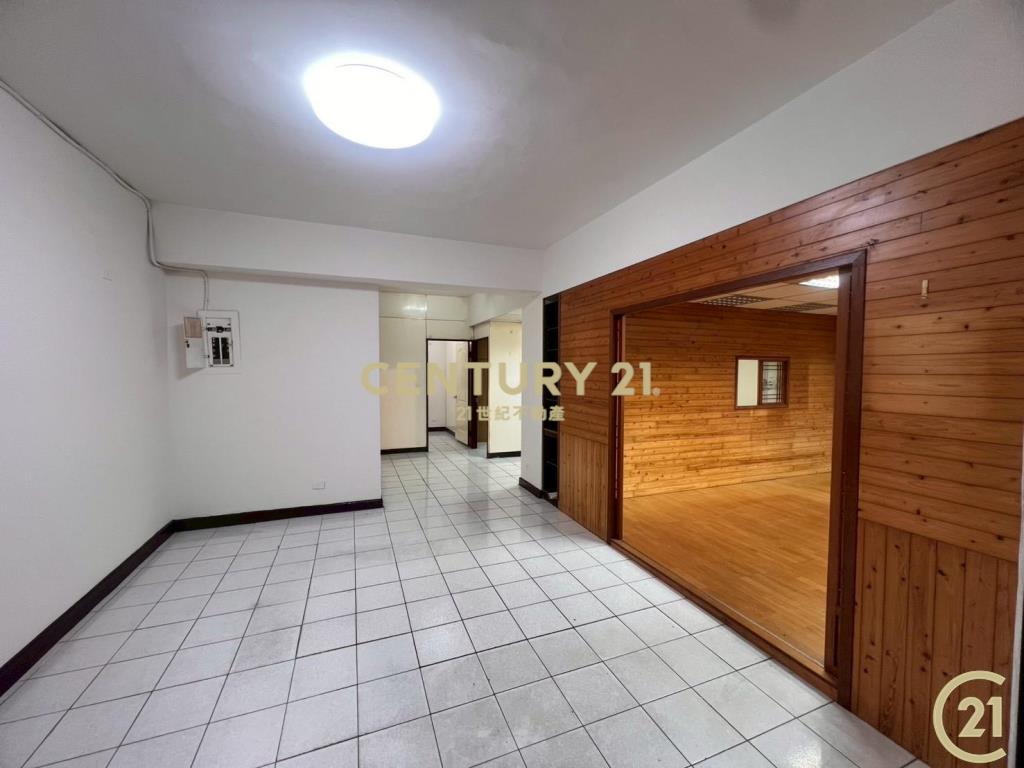 博愛新城大面寬店住辦一樓