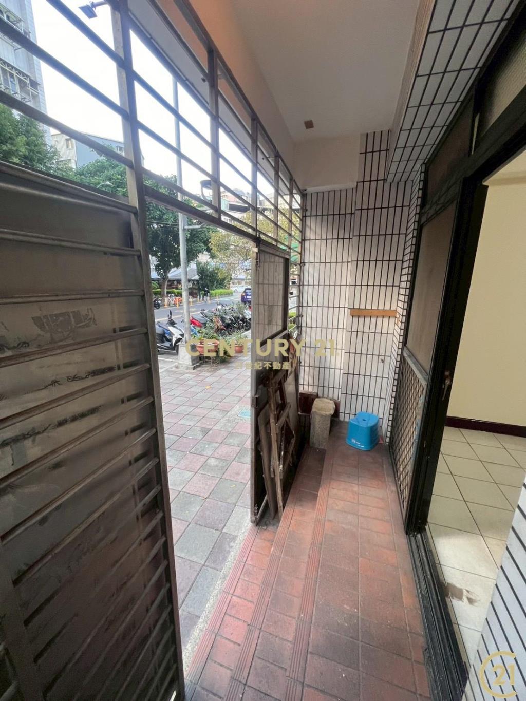 博愛新城大面寬店住辦一樓