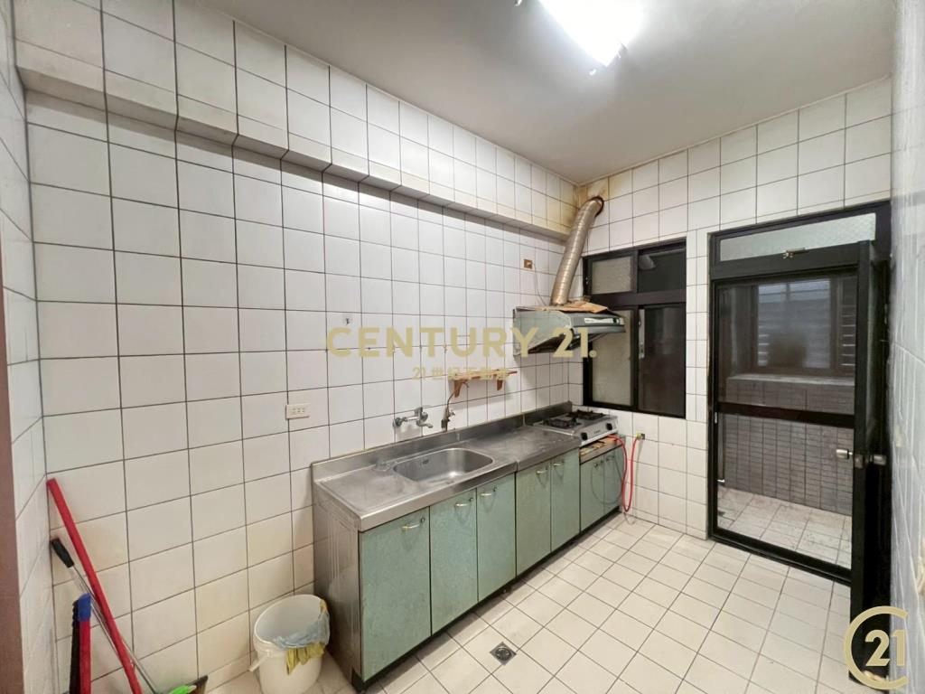 博愛新城大面寬店住辦一樓