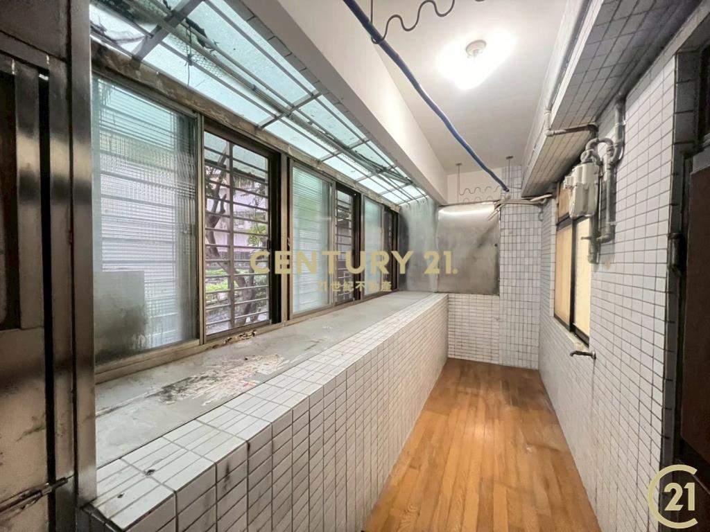 博愛新城大面寬店住辦一樓