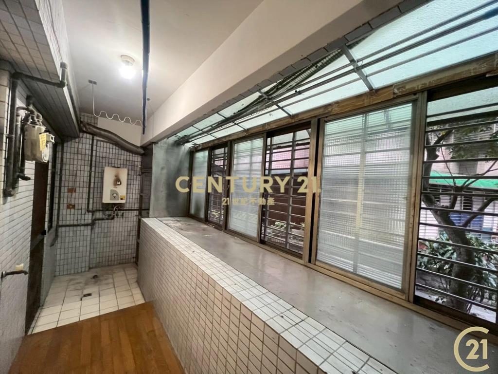 博愛新城大面寬店住辦一樓