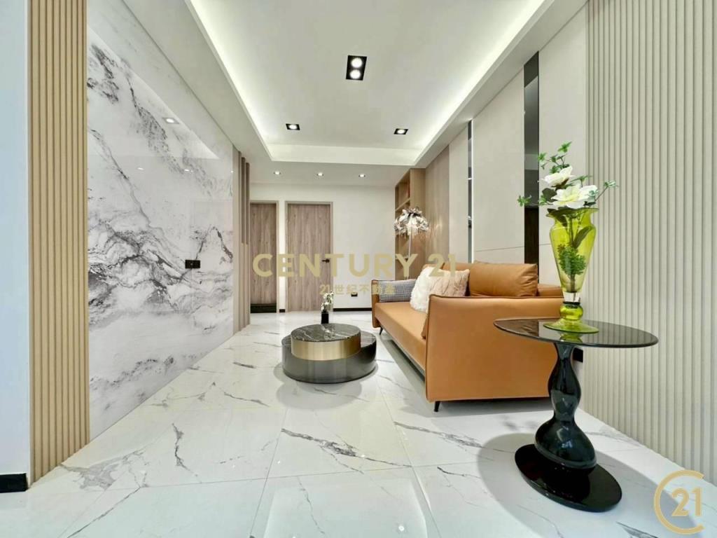 力行商圈三重國中站後竹圍街漂亮透天好停車