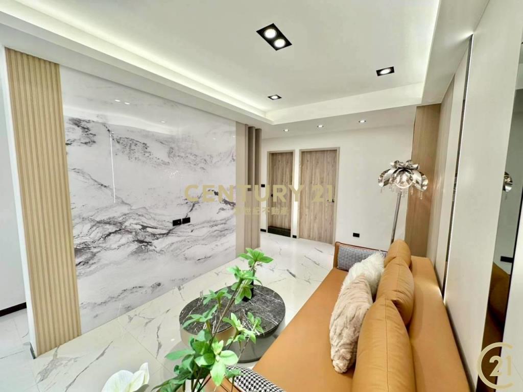 力行商圈三重國中站後竹圍街漂亮透天好停車