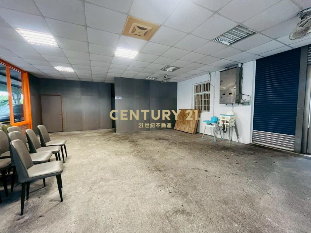 JH042(租)交流道旁大面寬店面