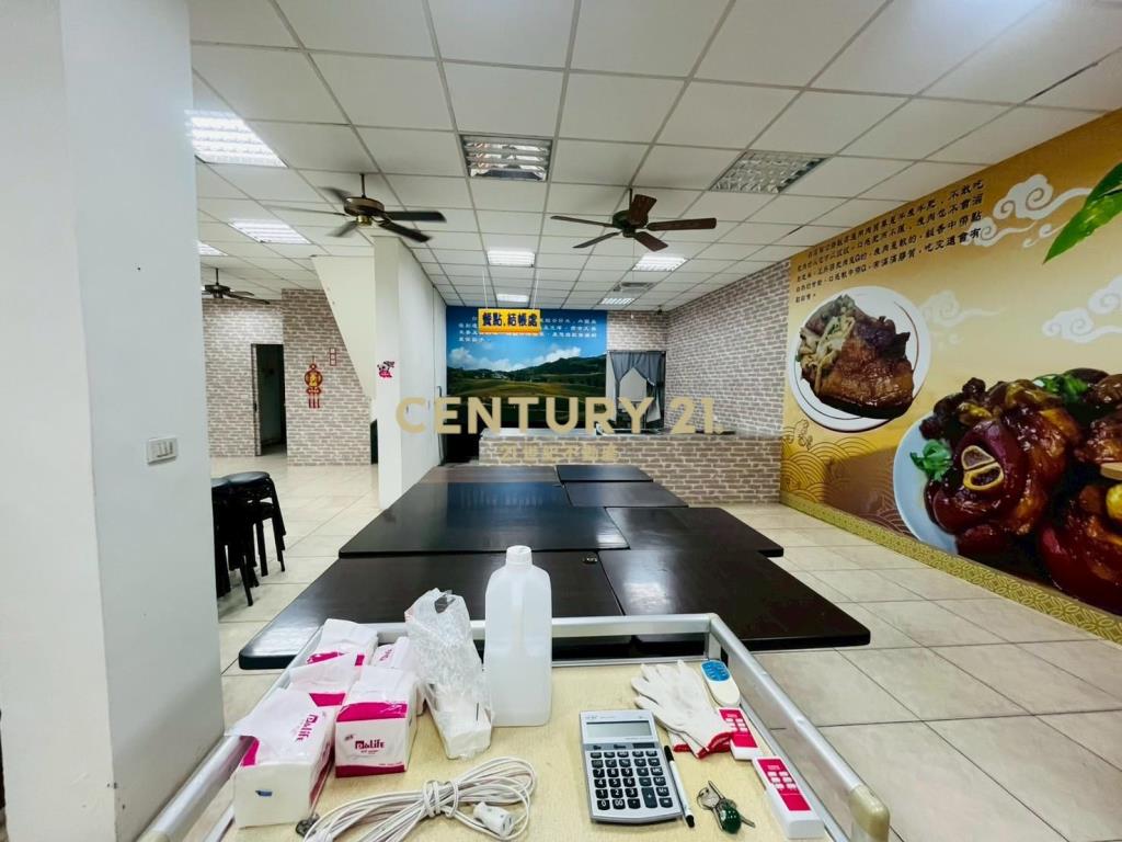 JH042(租)交流道旁大面寬店面