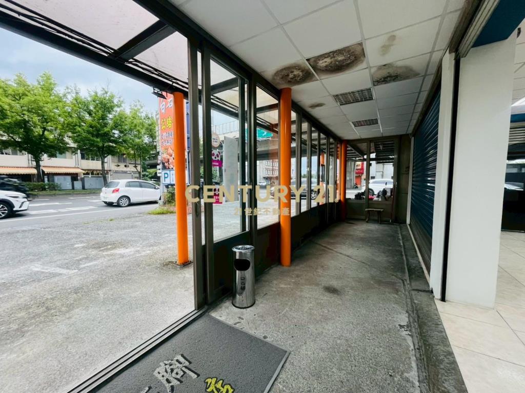 JH042(租)交流道旁大面寬店面