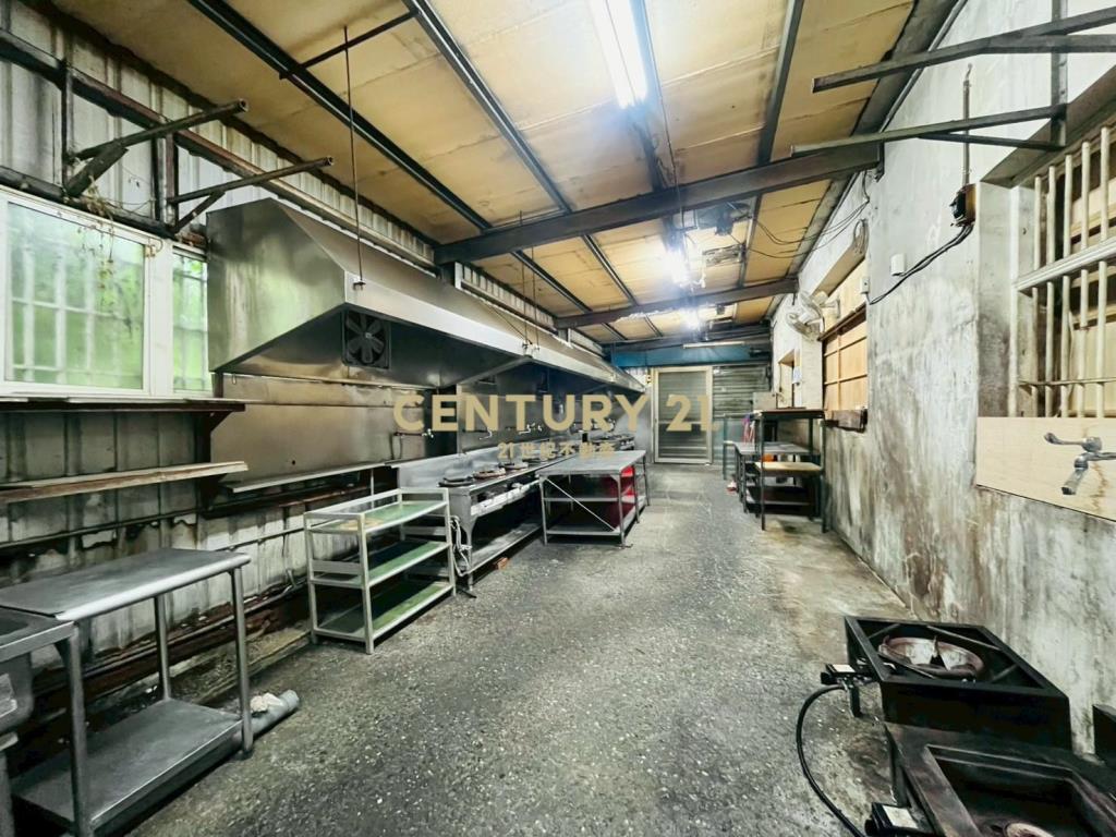 JH042(租)交流道旁大面寬店面