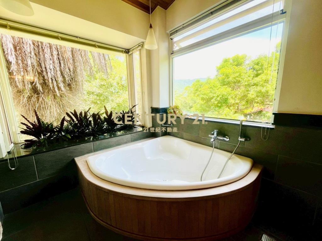 JE097纜車遊西班牙新古典主義莊園