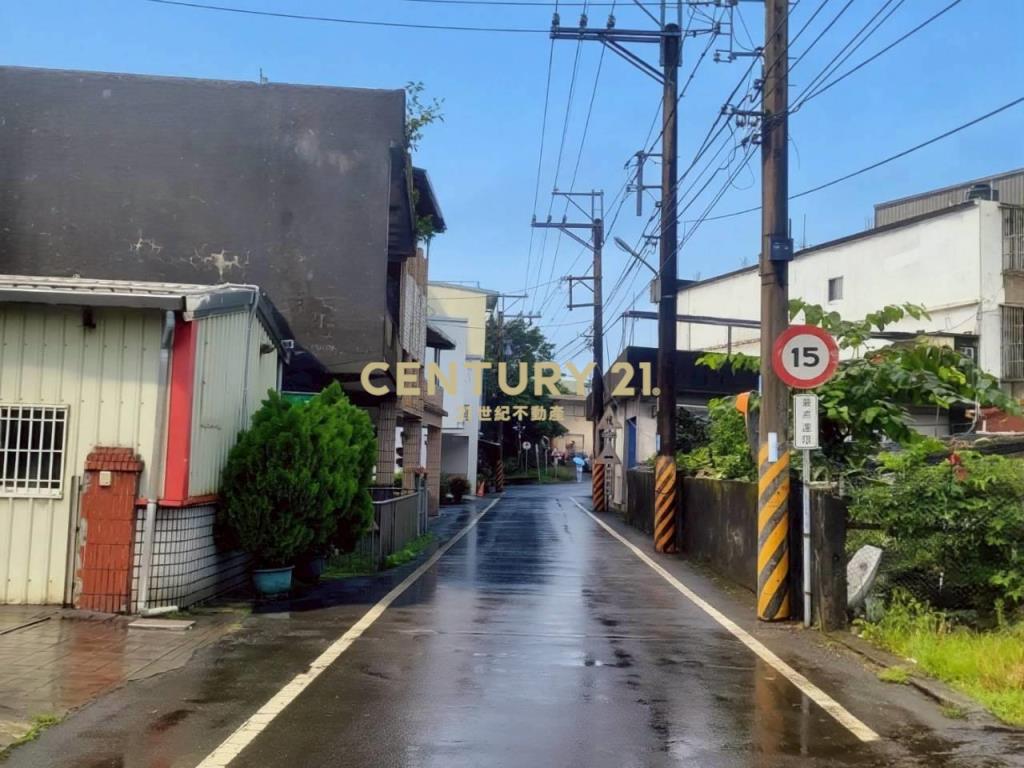 JB273頭城邊間低總價透天