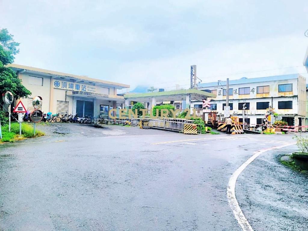 JB273頭城邊間低總價透天