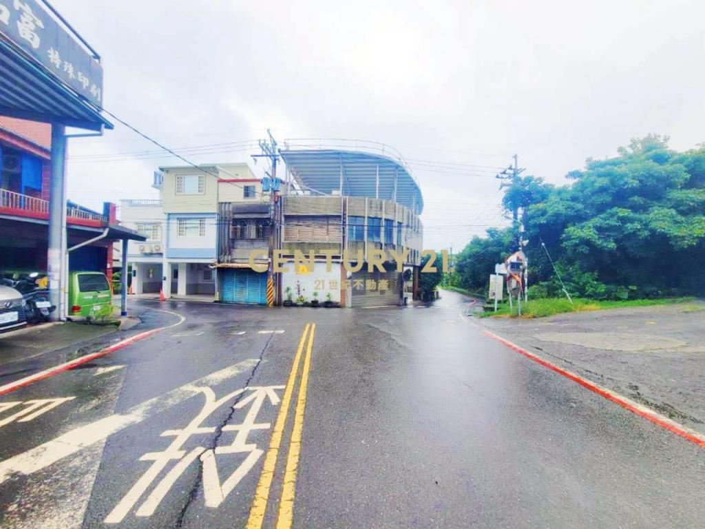 JB273頭城邊間低總價透天