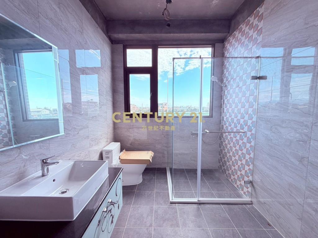 JE098尚深雅築全新電梯農舍｜有孝親房