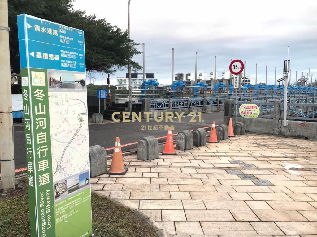 DD233冬山河第一排雙面臨路建地