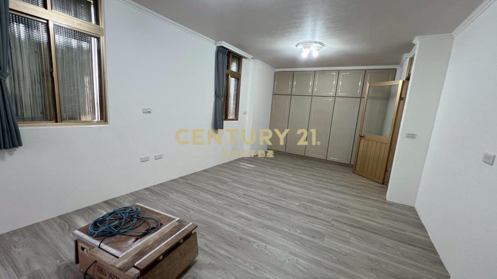 IB192員山邊間孝親車庫透天