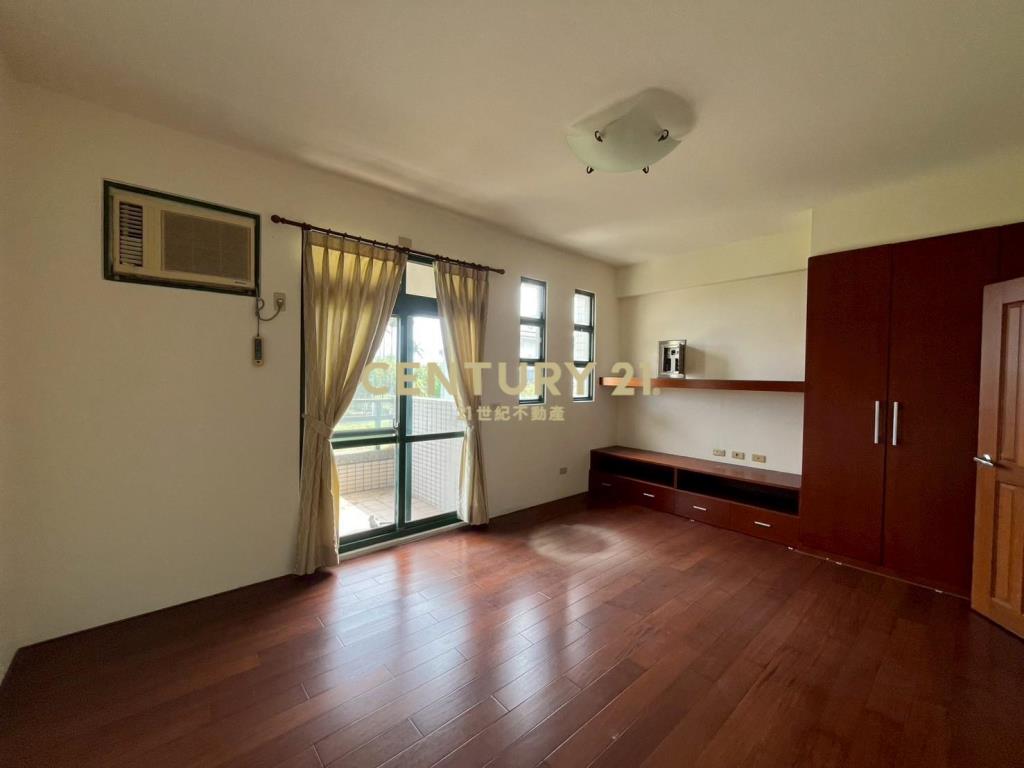 IB196縣政稀有雙併大地坪別墅