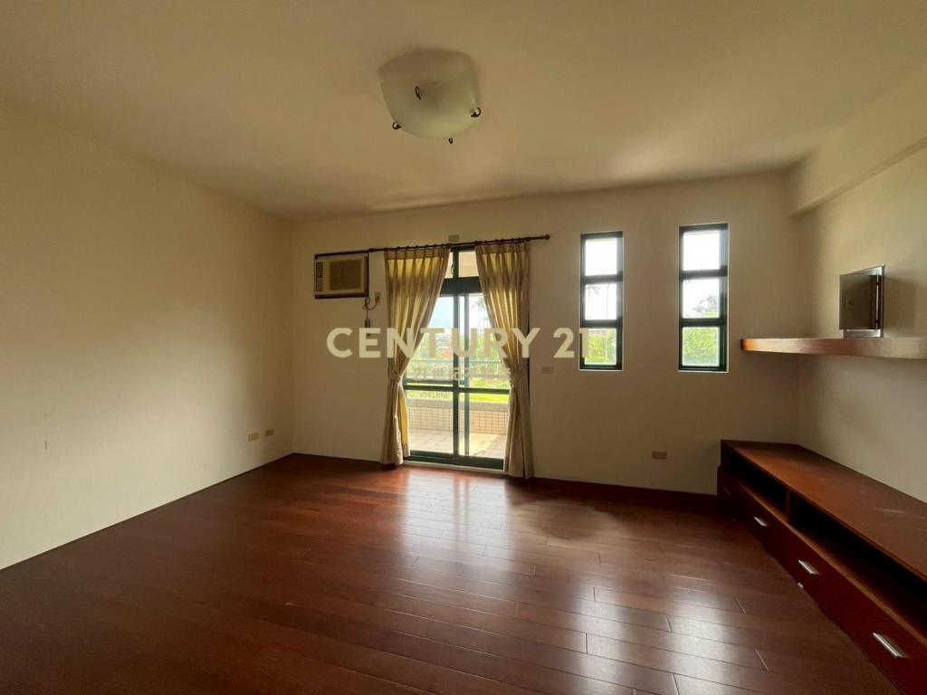 IB196縣政稀有雙併大地坪別墅