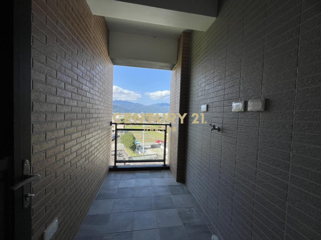 IA141員山近市區兩房車位華廈