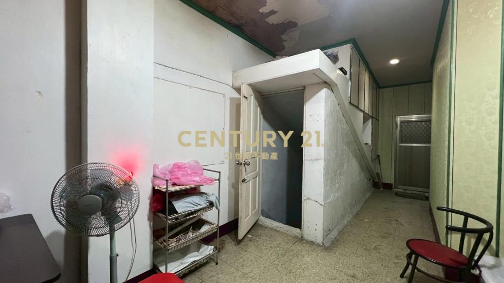 IB205國道旁低總價稀有車庫透天