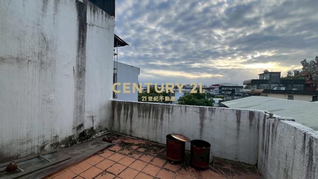 IB205國道旁低總價稀有車庫透天