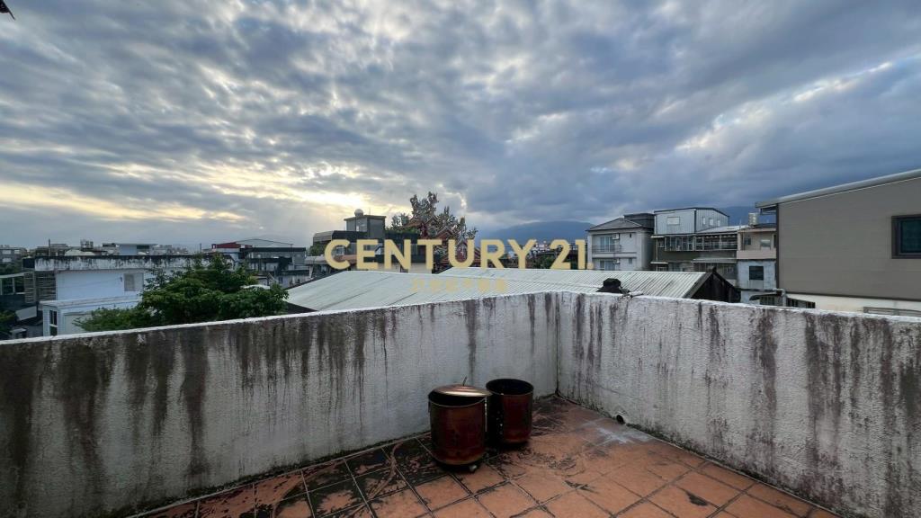 IB205國道旁低總價稀有車庫透天