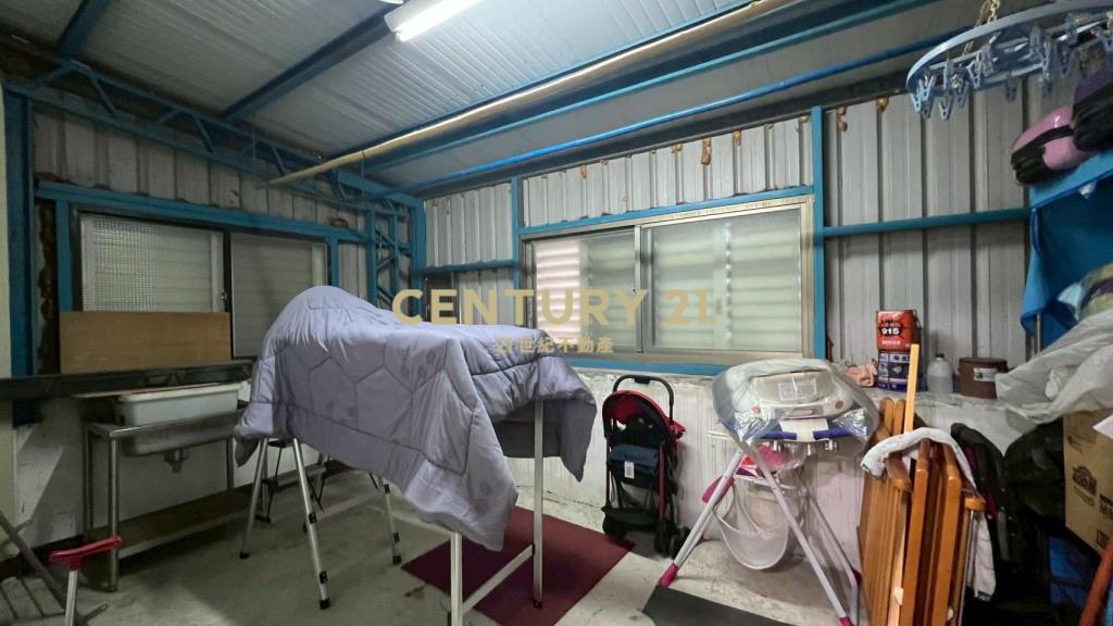 IB205國道旁低總價稀有車庫透天