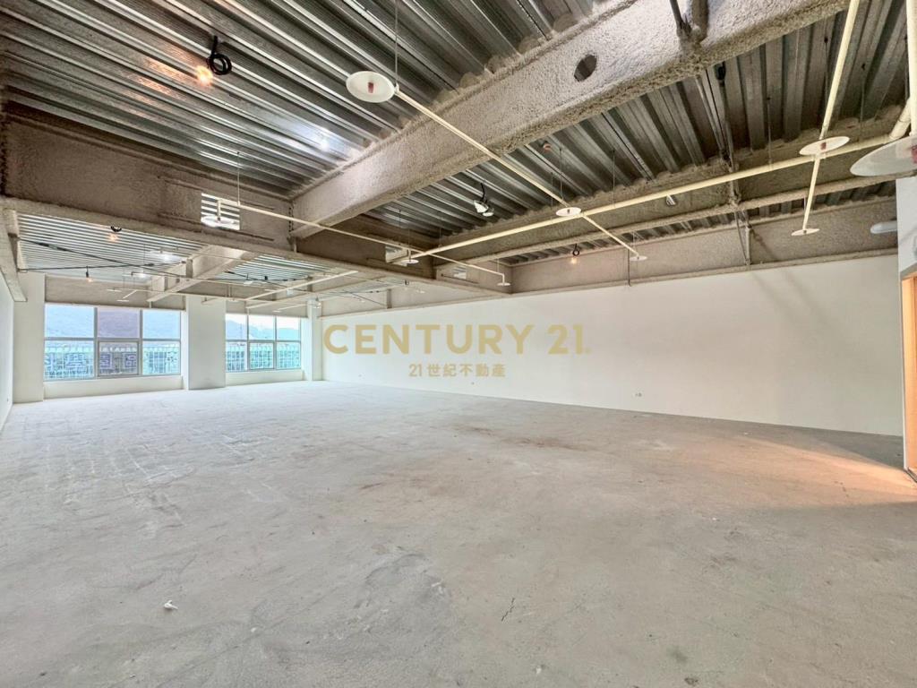 U-Town高樓景觀未裝潢辦公空間