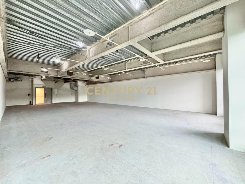 U-Town高樓景觀未裝潢辦公空間