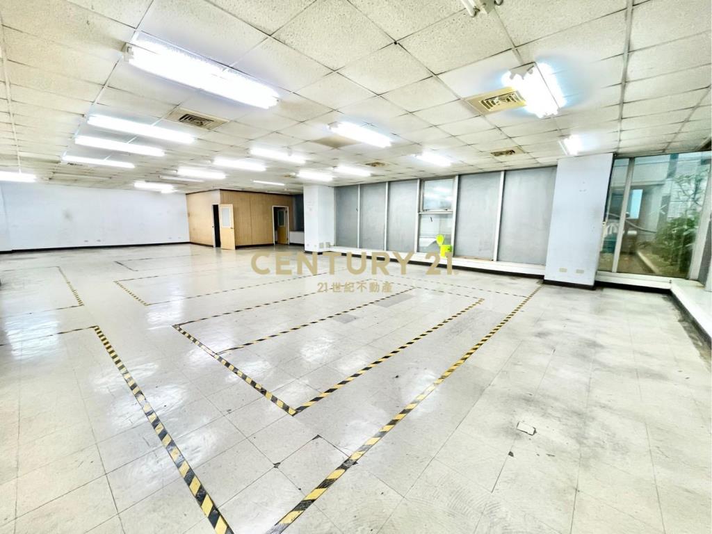 世界經貿大坪數邊間廠房-21商仲