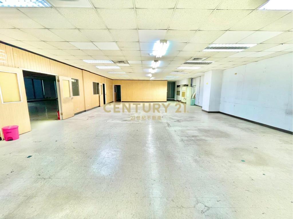 世界經貿大坪數邊間廠房-21商仲