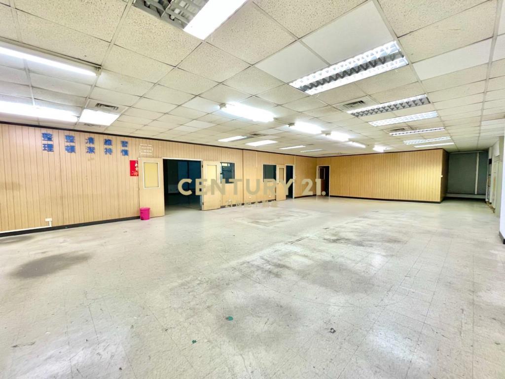 世界經貿大坪數邊間廠房-21商仲