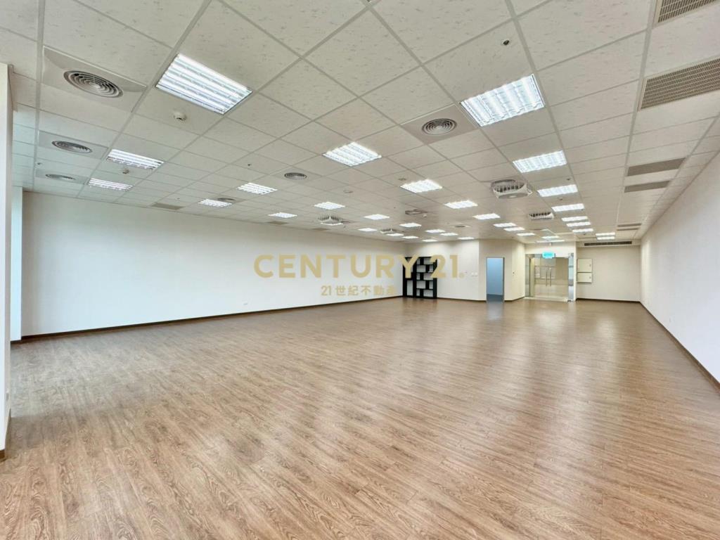 U-Town明亮採光簡裝辦公室-21商仲