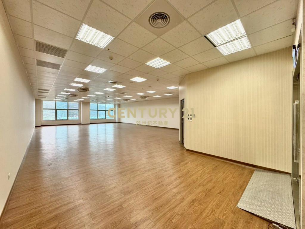 U-Town明亮採光簡裝辦公室-21商仲