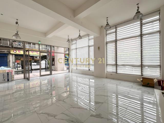 河濱轉角正二層挑高店面-21商仲